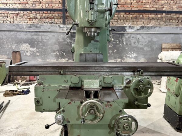 TOS MILLING FA5V MILLING MACHINE