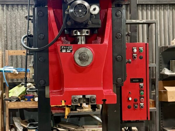 AMADA TORCPAC 80TON C-FRAME PRESS