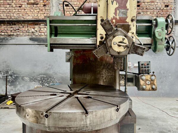 VERTICAL TURRET LATHE MACHINE