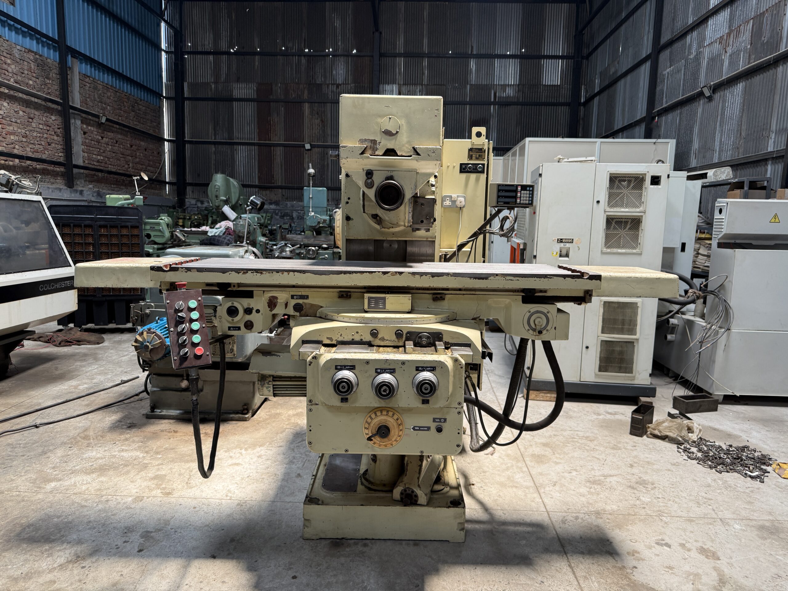 Universal Milling Machine