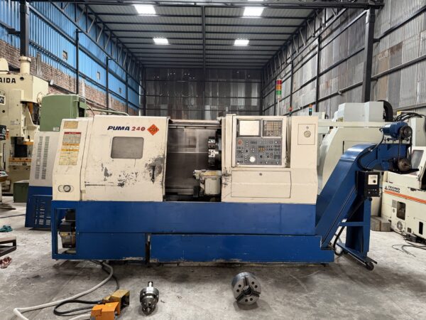 Doosan Puma 240B CNC Lathe Machine