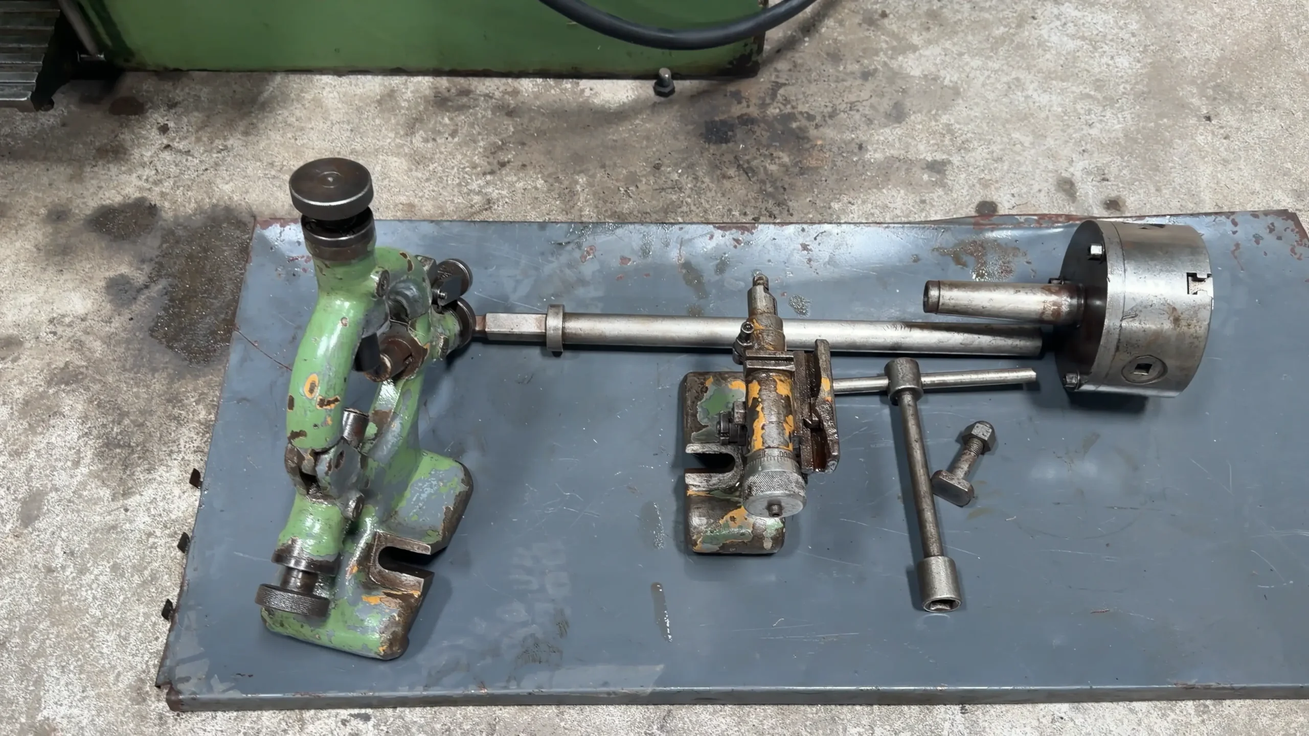 Buy the MSG 250-850 cylindrical grinder from Rudra Machinery. Used conventional grinding machine for precision cylindrical grinding and industrial applications.