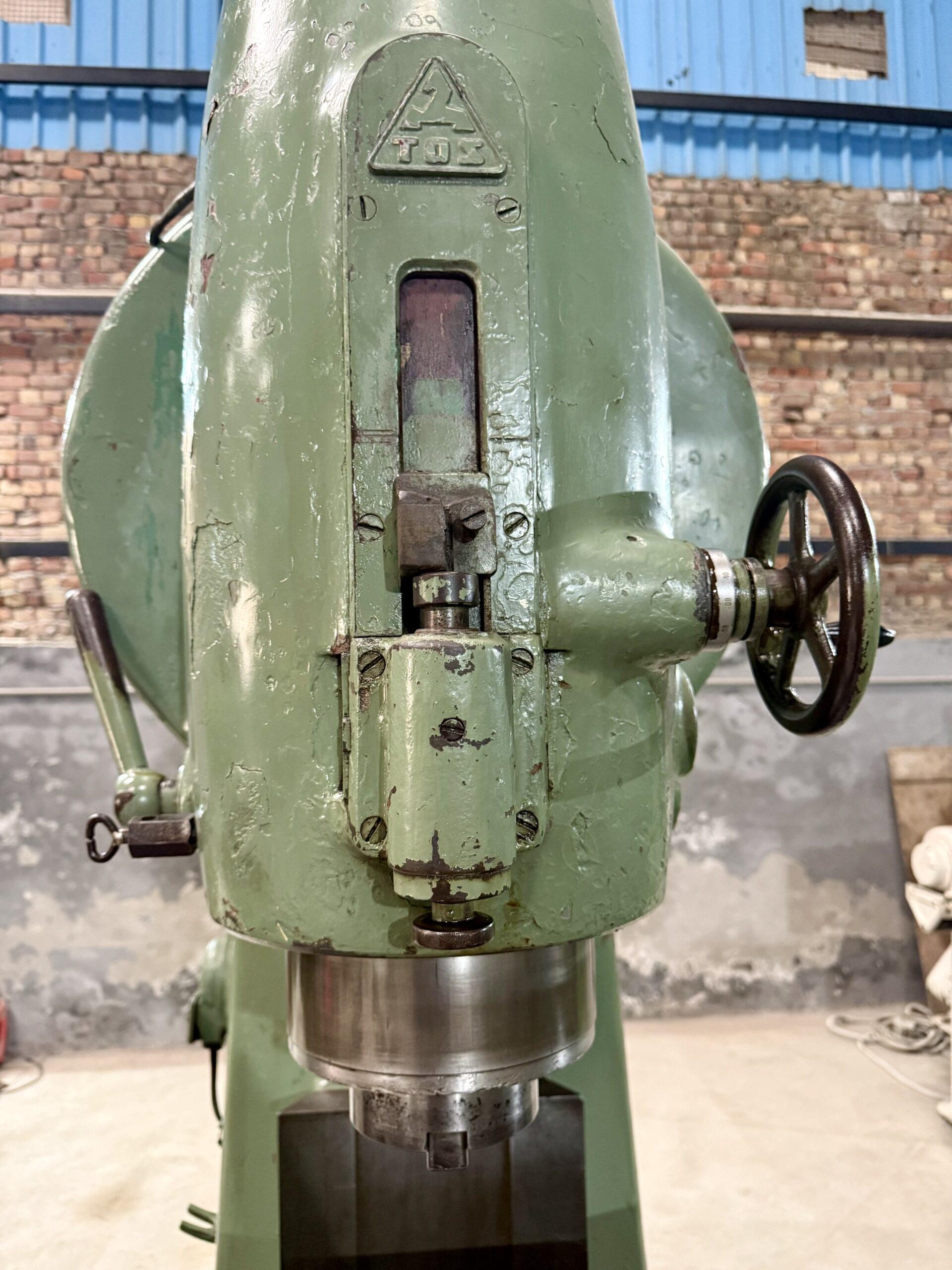 TOS MILLING FA5V MILLING MACHINE - Image 7