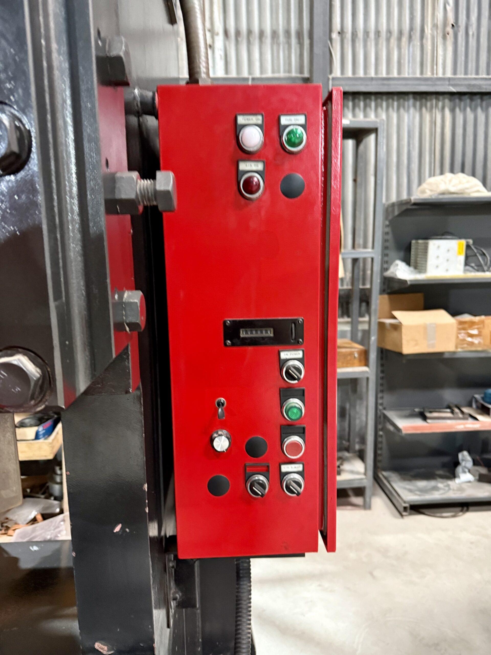 AMADA TORCPAC 80TON C-FRAME PRESS - Image 6