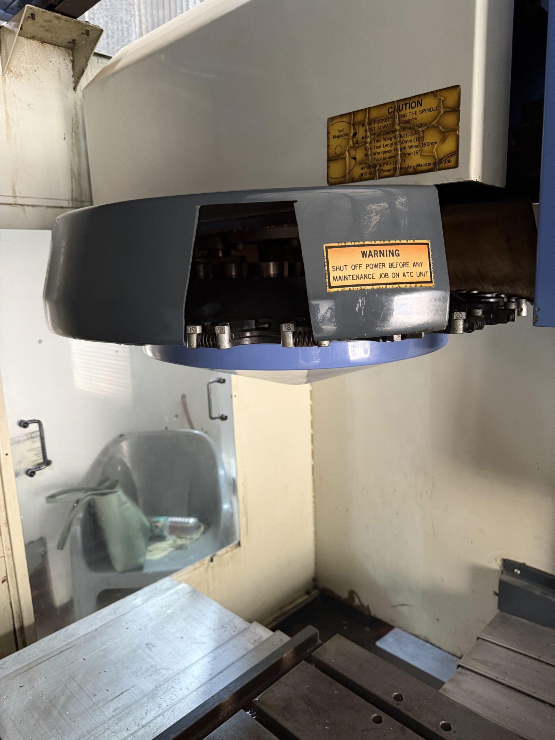 LEADWELL V-25 VERTICAL MACHINING CENTER - Image 4